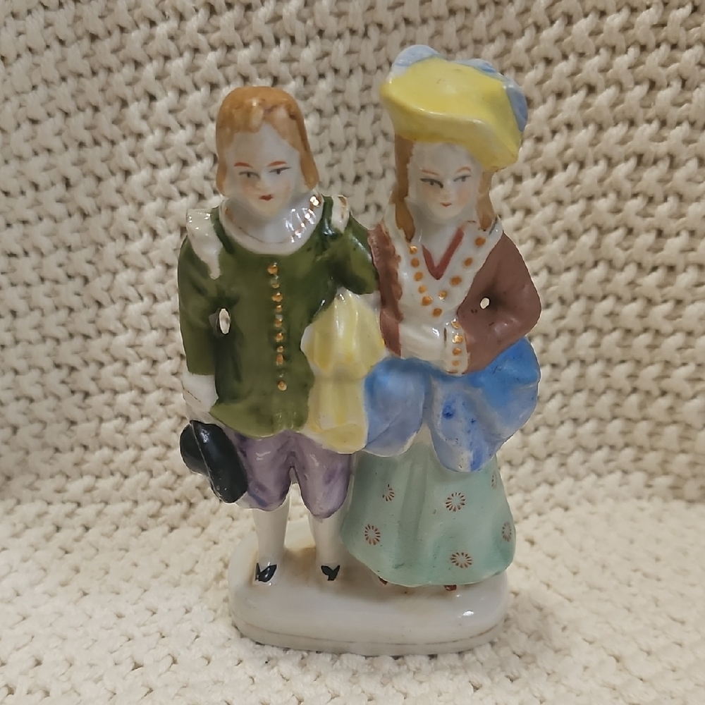 Vintage Ceramic Couple Figurine meade In Occupied Japan